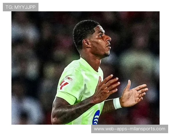 拉什福德低平球穿透对方防线得分