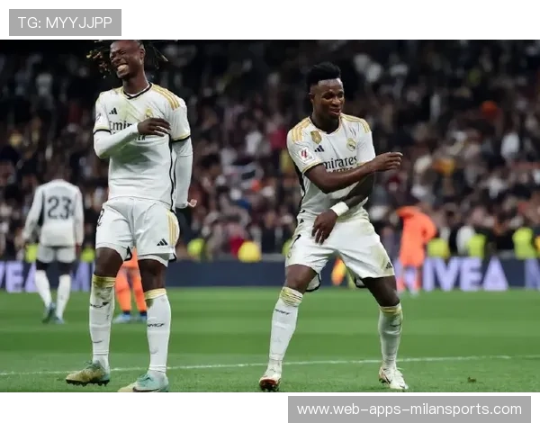 罗德里戈与维尼修斯连线，黄潜防线被撕开，罗德里戈皮尼奥